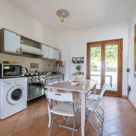 Pittalumari Makari Holiday home Macari